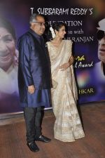 Sridevi at Yash Chopra Memorial Awards in Mumbai on 19th Oct 2013.